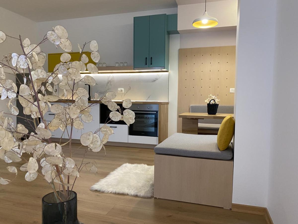 Nord House Lägenhet Korça Exteriör bild